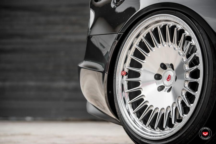 Колеса Dodge Viper SRT on Vossen Wheels (ML-R1) 2019 года  (фото 4 из 24)